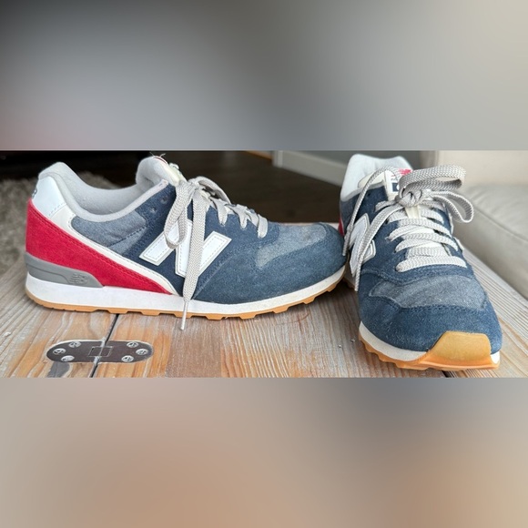 New Balance 696 Women’s 7.5 Blue, White and Red Low Top Lace Sneakers - Picture 6 of 9